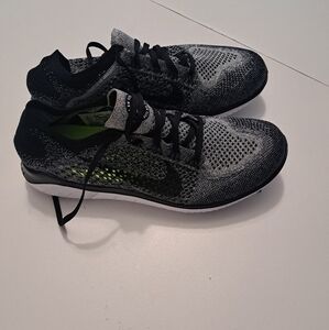 Womena Nike free training shoes size 10